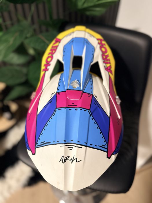 Casca motocross- Airoh Wraaap- editie limitata