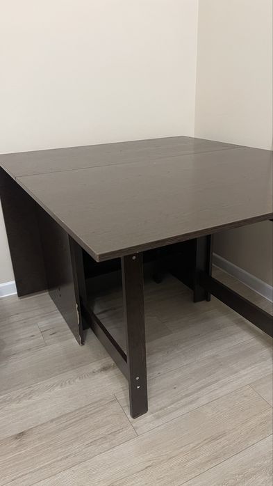 Стол 2,5 метр, в отличном состояний