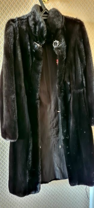 Продам норковую шубу .Срочно! Торг!