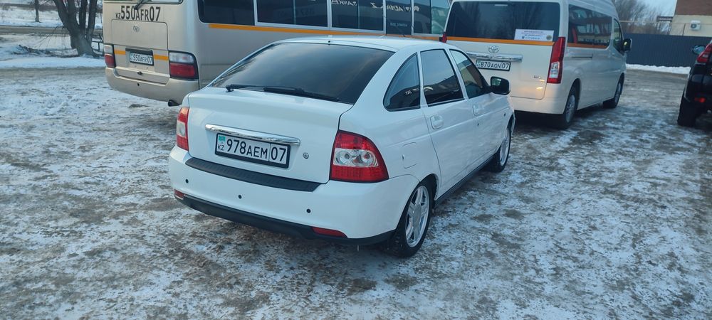 Продам машину Лада приора