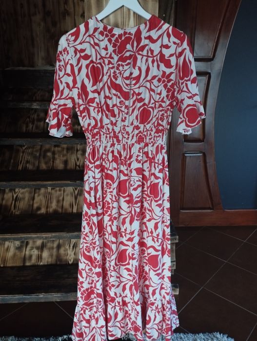 Rochie bej cu imprimeu floral de culoare roșie, mărimea M/L