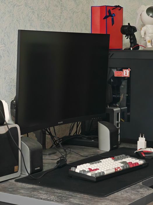 Продам монитор 32 curved Philips