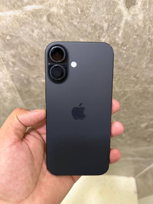 Iphone 16  black