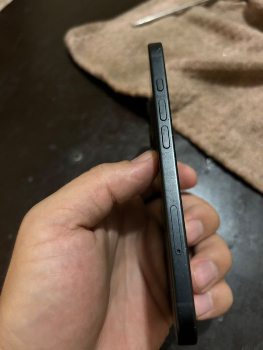 iPhone 16 с гарантии