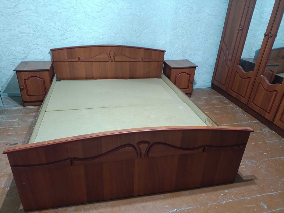 Спальный гарнитур