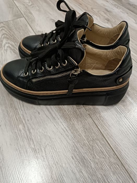 Ботинки кожаные женские