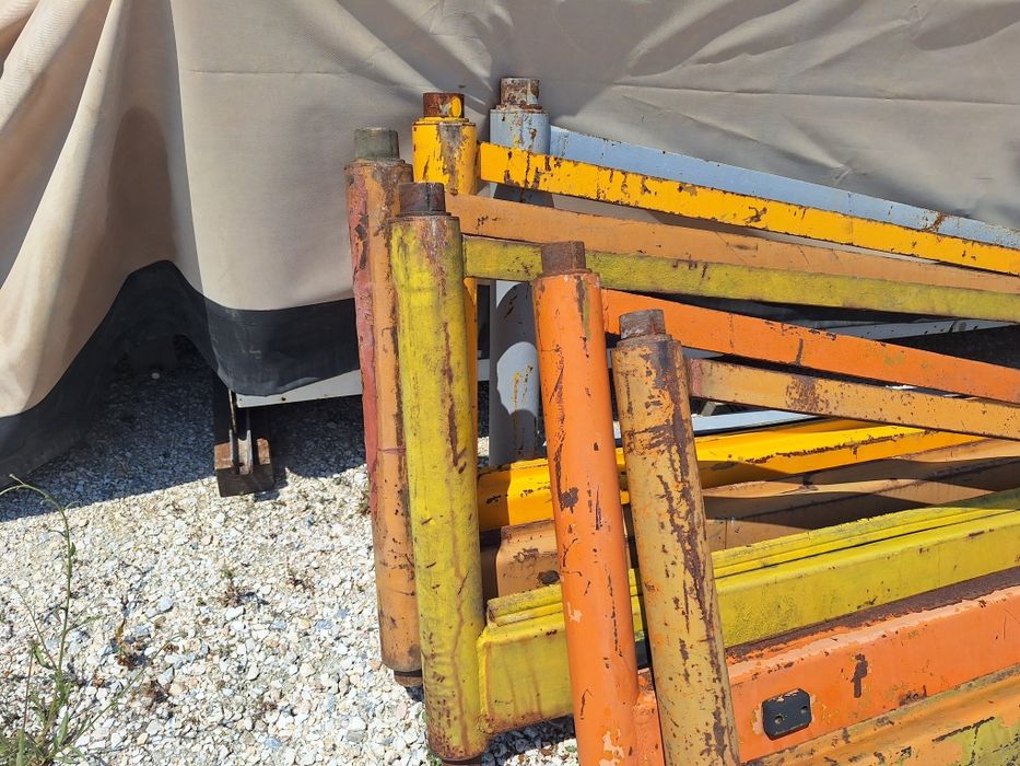 Конзолни кранове 500 и 1000 кг.