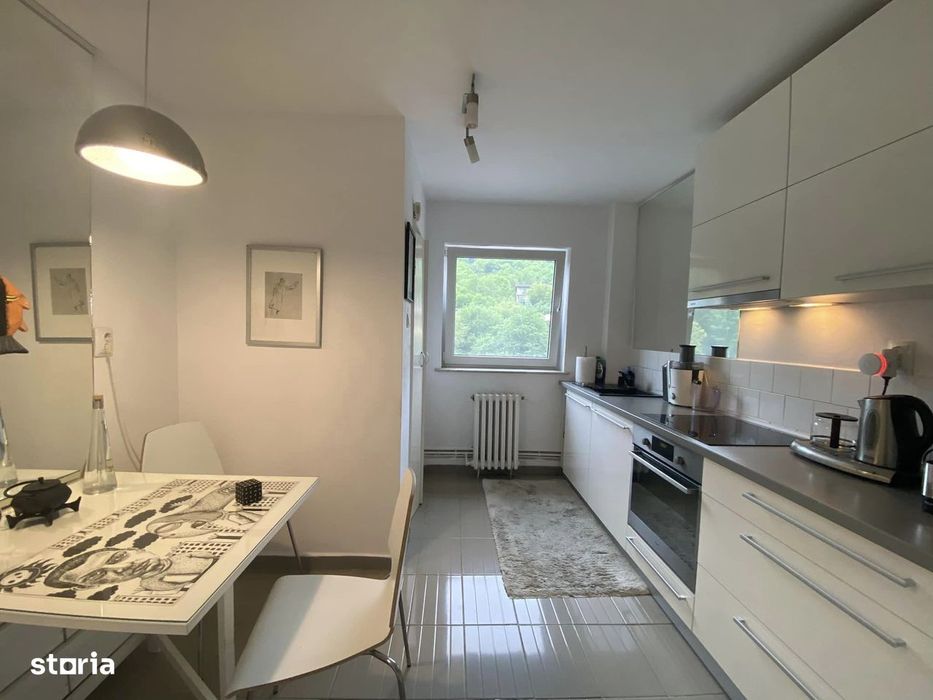 Ap 4 camere, renovat, cart.Grigorescu,zona Coloane,3.040Euro/mp
