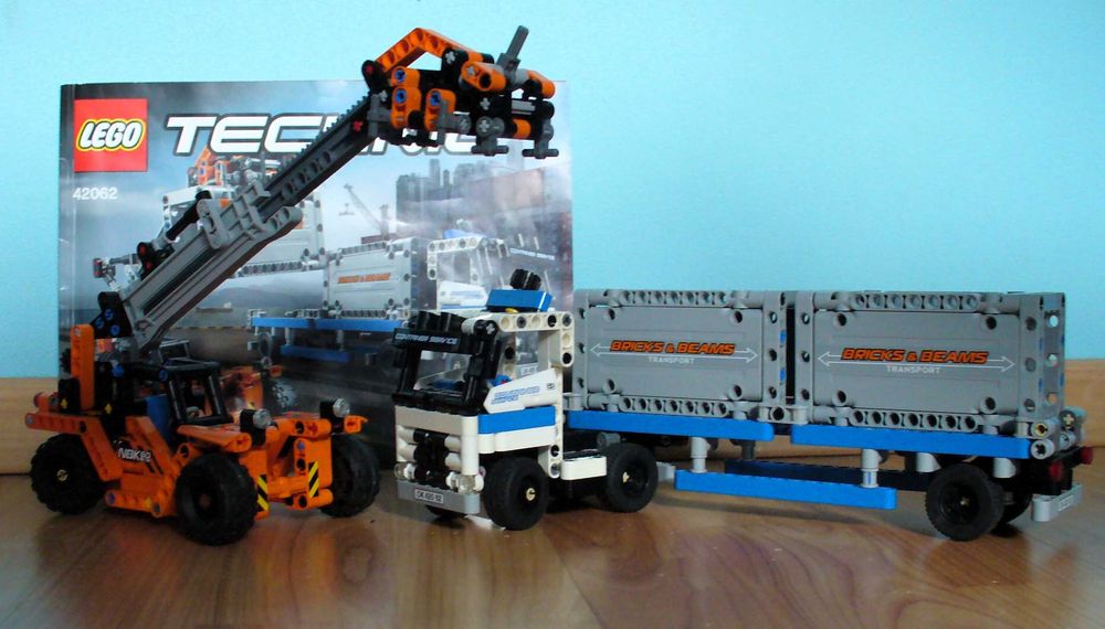 LEGO Technic 42064 Ocean Explorer и 42062 Контейнерен терминал модели 2 в 1