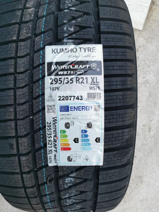 Vand anvelope de iarna 295/35x21 marca Kumho