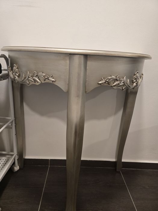 Masa vintage pentru decor