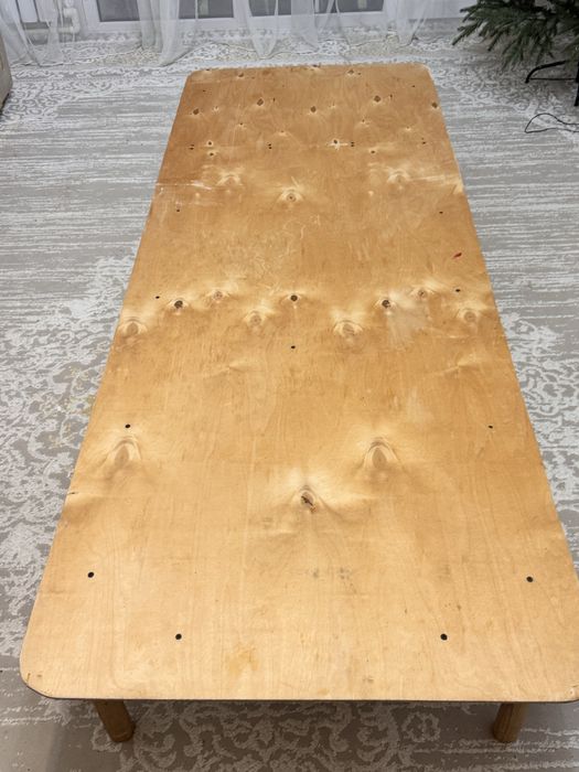 Стол продаю.