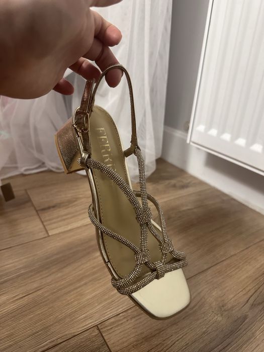 Босоножки 38 золотые