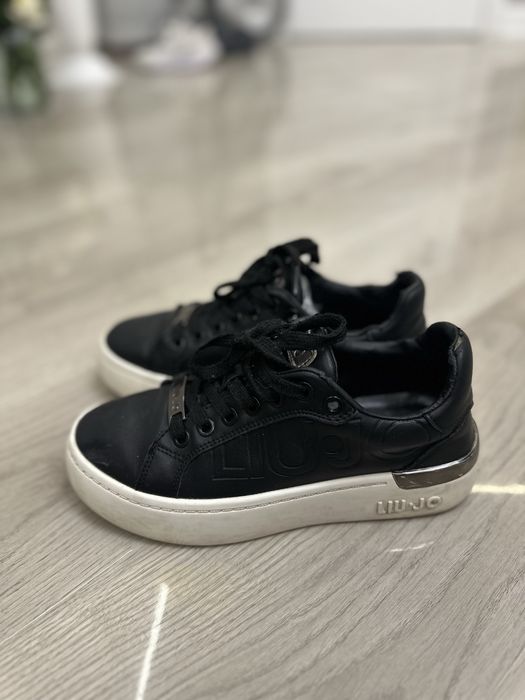 Распродажа Кроссовки