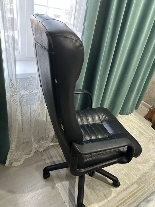 Продам кресло руководителя