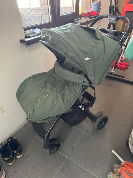 Коляска joie в отличном состоянии