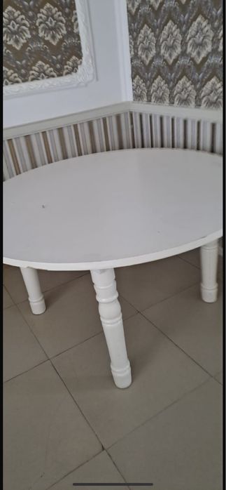 стол круглый 4 штук по 25 000 тг
