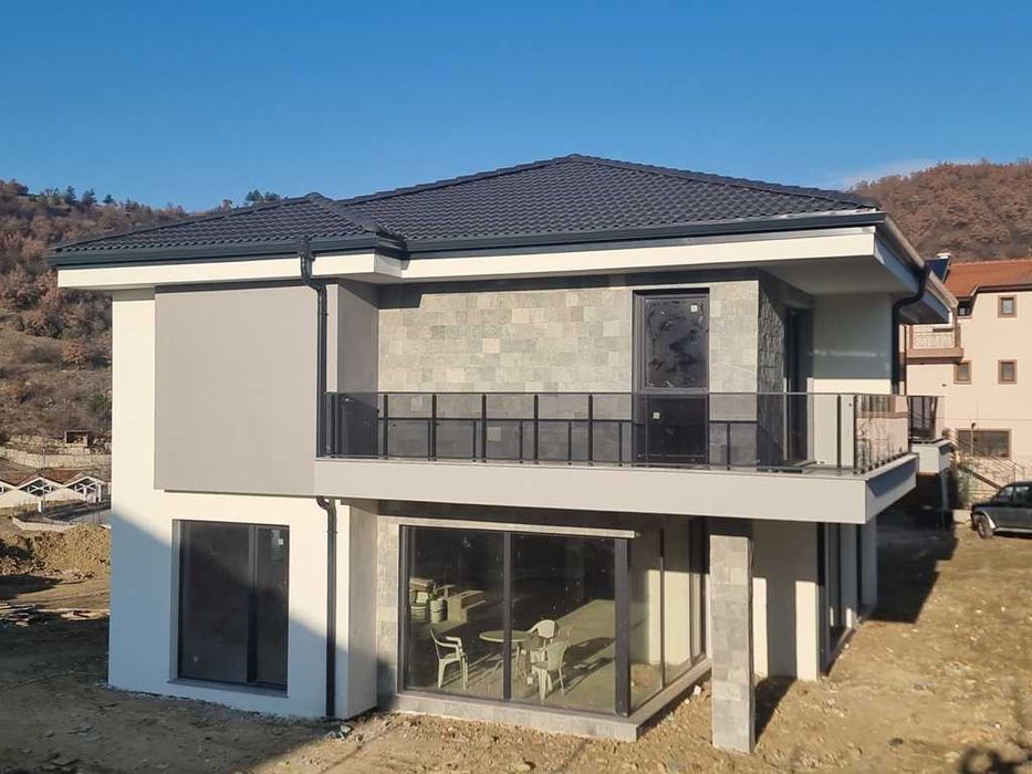 Луксозна къща за продажба