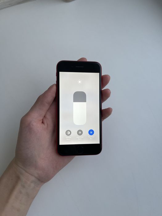 Продам Айфон Se 64gb 77%