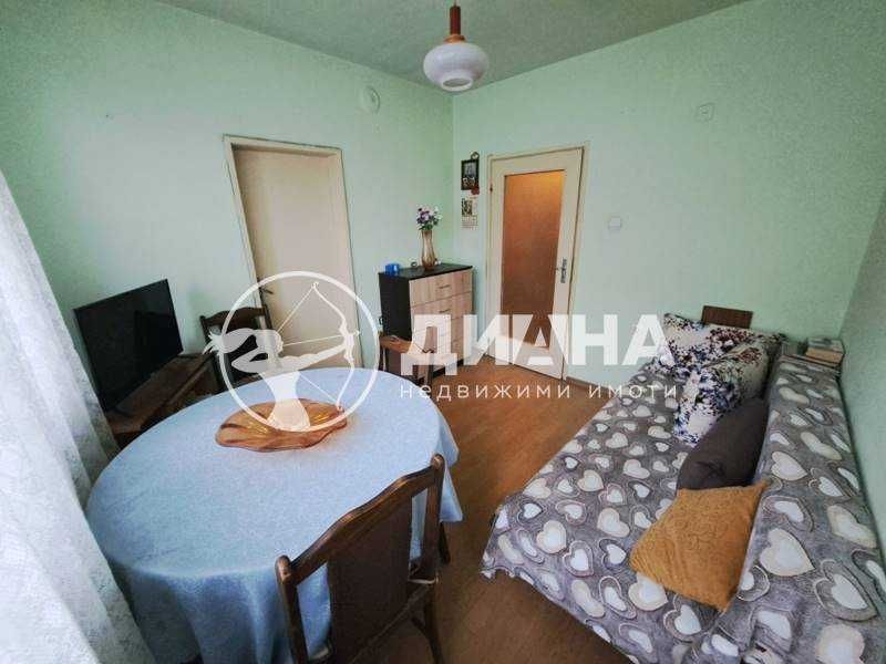 Продава се Тристаен апартамент в Пловдив, Младежки Хълм - 96 кв.м за 1892 €/кв.м - Снимка #2