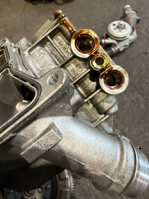 Маслено тяло bmw m2 f87 m3 f80 m4 f82 бмв м2 ф87 м3 ф80 м4 ф82