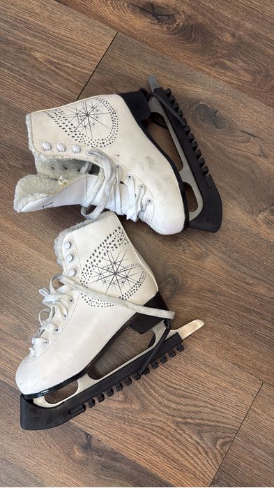 Продам коньки