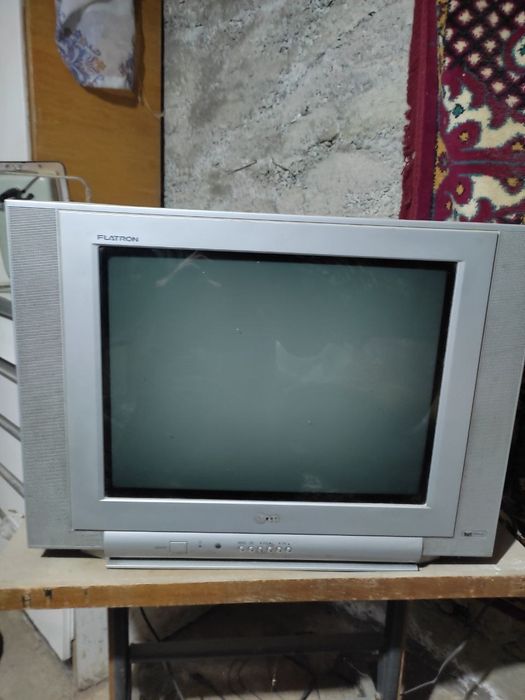 Telivizor sotiladi yaxwi holatda LG Flatron