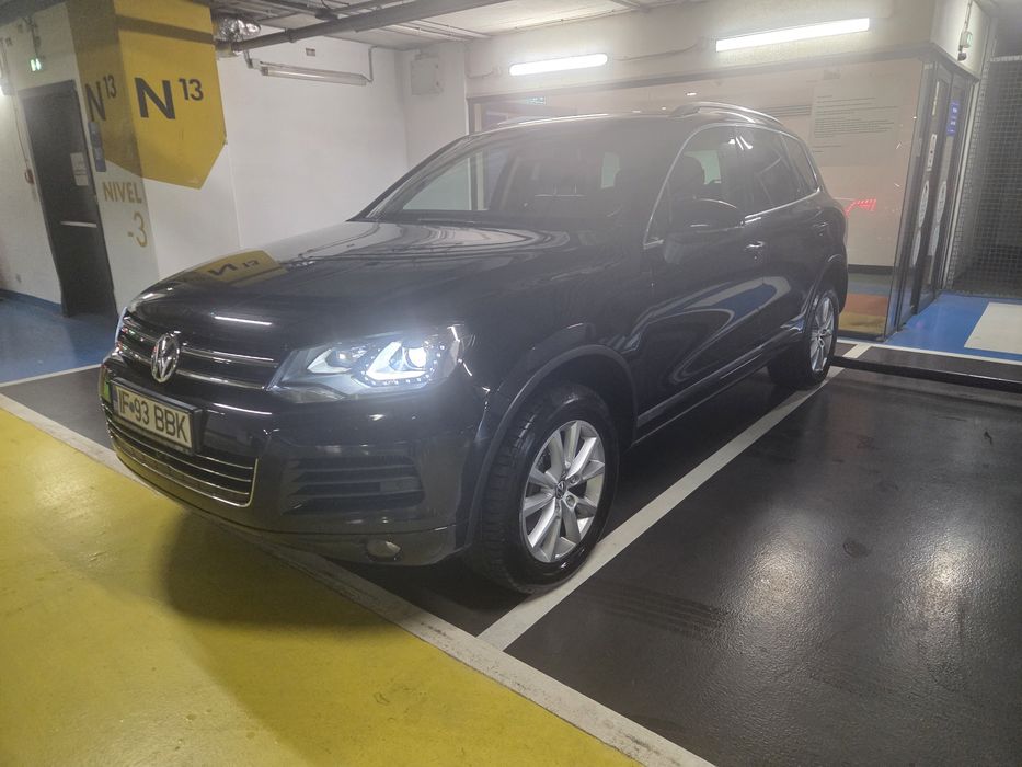 VOLKSWAGEN Touareg
