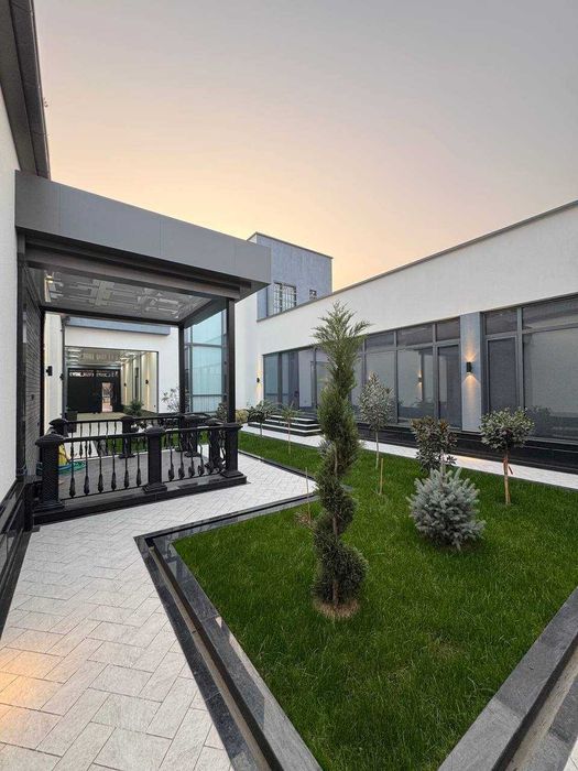 на Центр Луначарского  ПРОДАЕТСЯ ДОМ 5 СотокКомната: 7