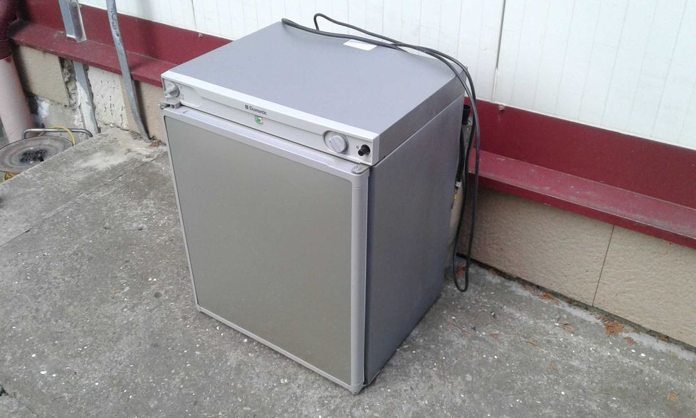 Kъмпинг хладилник  каравана Газ 12v 220v