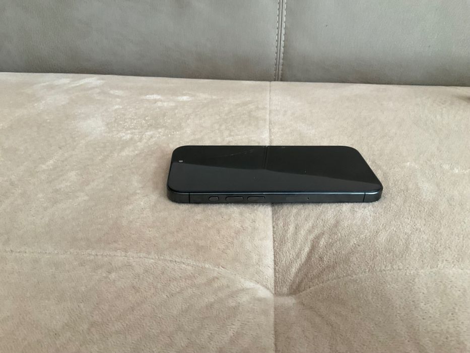 Продавам iPhone 15 Pro