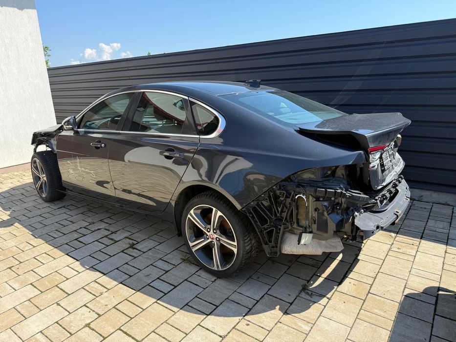 JAGUAR XF 0 — imagine 1
