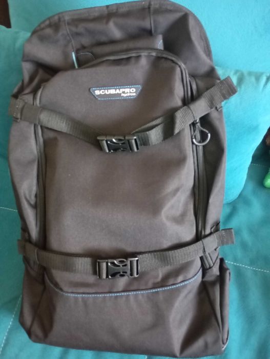 Vând geanta ScubaPro hydros