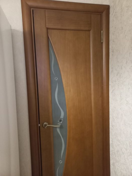 Продам  межкомнатную дверь