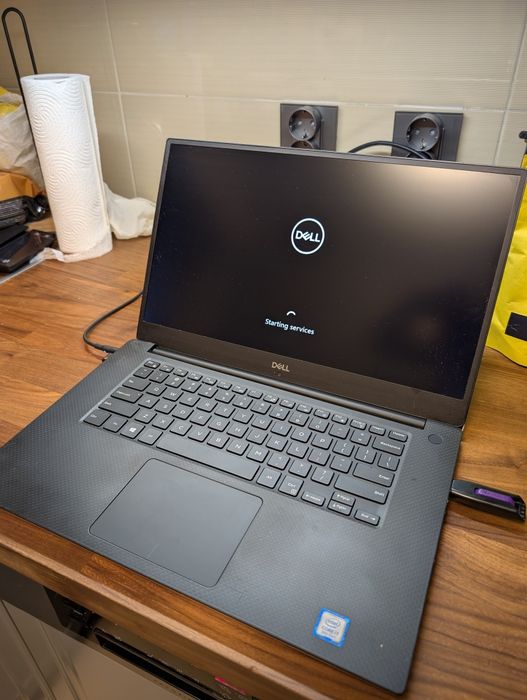Vând laptop/Ultrabook Dell XPS 15 9570