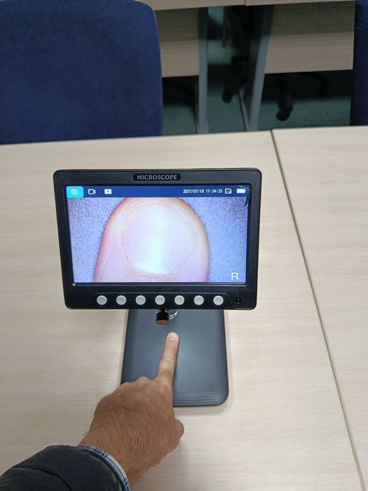 Microscop electronic cu display 18 cm