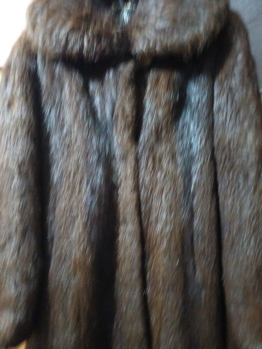 Продам нутриевую шубу