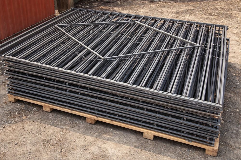 Кованые секции забора / металлические ограждения