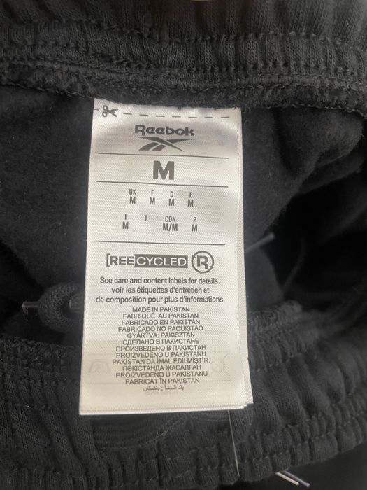 Женские трикотажные штаны фирмы Reebok