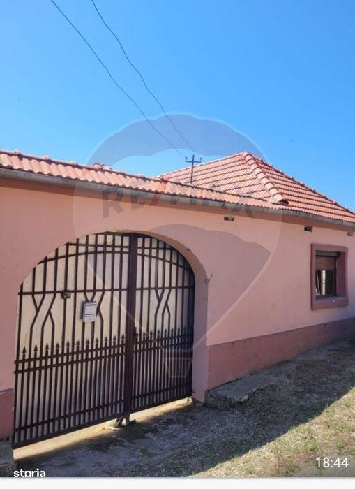 Casă 4 camere de vânzare.Teren 1.150 mp Pișchinți – Romos, Hunedoara
