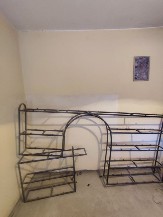 Метални рафтове (етажерка)