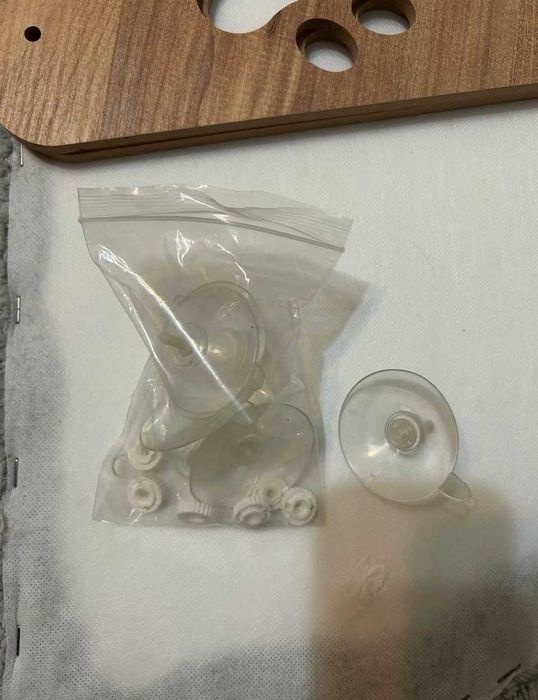 Лежанка для кошек на окно