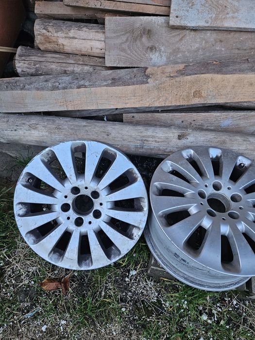 Vând genți care au fost pe un Mercedes C class