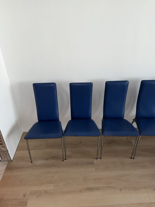 Продавам 6 трапезни стола