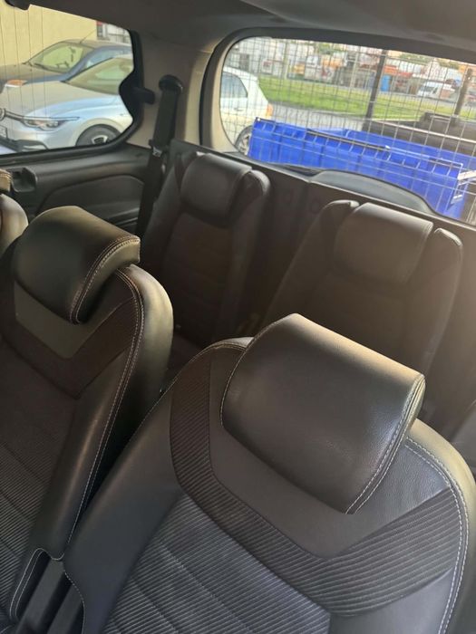Ford galaxy 7 locuri