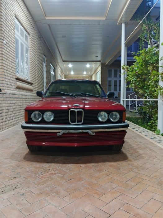 Bmw moshina sotiladi