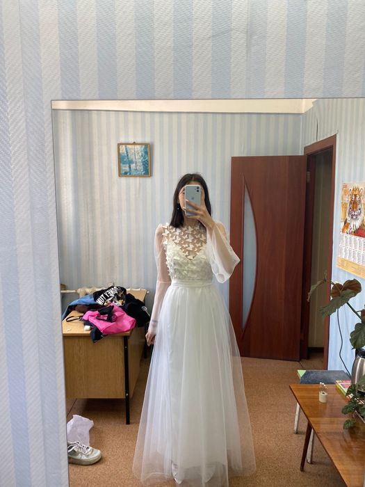 платье белое с накидкой