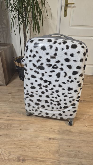 Трърд куфар Естил