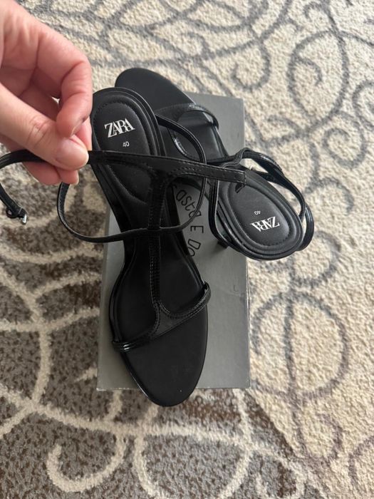 Босоножки ZARA новые
