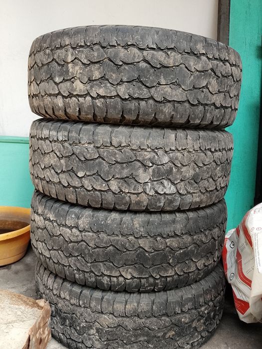 Продам комплект шин